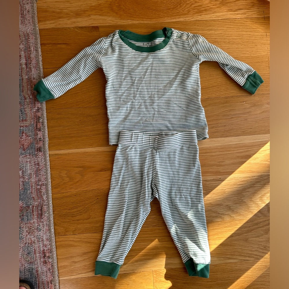 Lake pajamas -green - size 18-24m